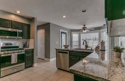 Jenks House | Family-Friendly Gem in Jenks