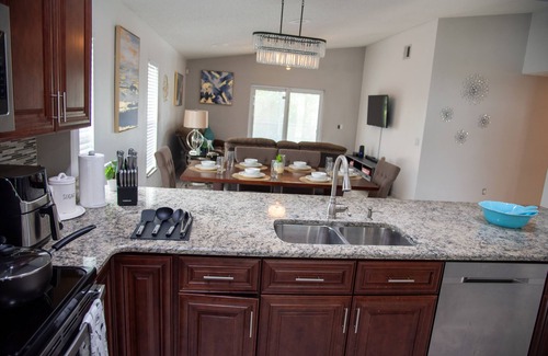 Buena Ventura Lakes House | Family Friendly Getaway ,Private Pool, Game Room, Fast Wi-Fi & Pet Friendly