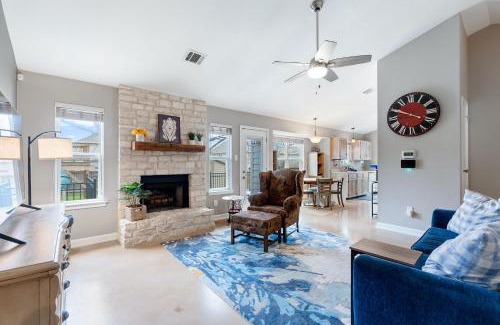Buckingham Estates House | Family Friendly Home in South Austin