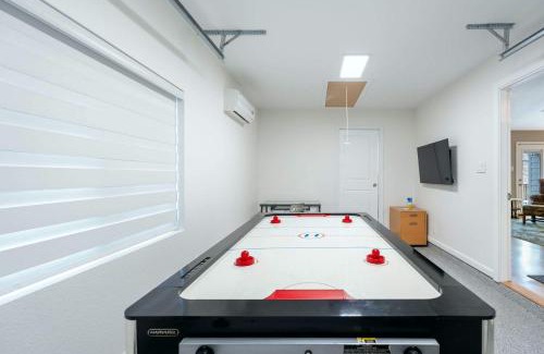 Buckingham Estates House | Family Friendly Home in South Austin
