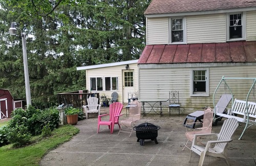 Craryville House | Family friendly. In nature & all things Berkshire. Equidistant Hudson/GtBarr,MA
