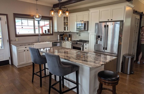 Anaconda House | Family-Friendly Private Ranch Getaway with pond. Newly Remodeled