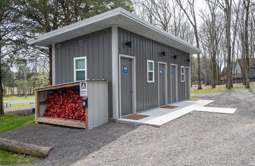 Mount Juliet RV Rental | Family Friendly Pull-Through Campsite on 180 Acre Family Farm - Near Nashville!