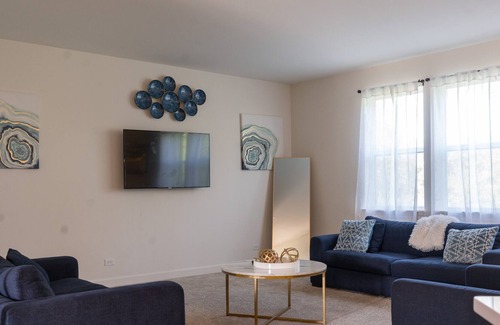 Lakemoor House | Family Friendly Rental with Private backyard and quiet area.