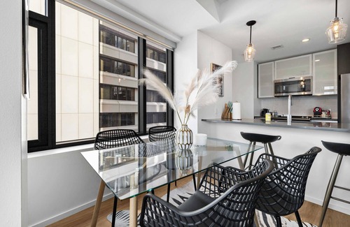 East Cambridge Apartment | Family Friendly South End Suite