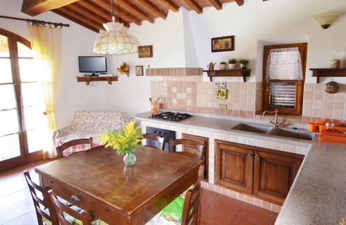 Montescudaio House | Family friendly vacation house for 6 , swimming pool, close to the sea