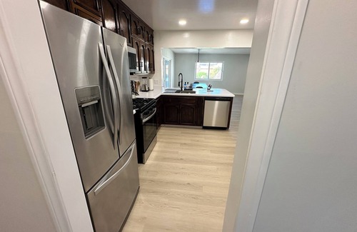 Carlton Hills House | Family Fun Getaway - 3BR + Games & BBQ Patio