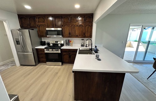Carlton Hills House | Family Fun Getaway - 3BR + Games & BBQ Patio