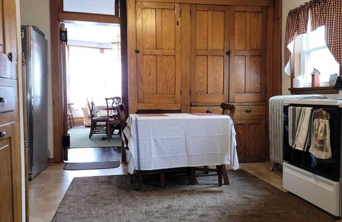 Garrett House | Family Home,6BR,sleeps14, nearby 2 biketrails.