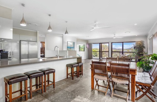 Peregian Beach House | Family home close to village & beach.