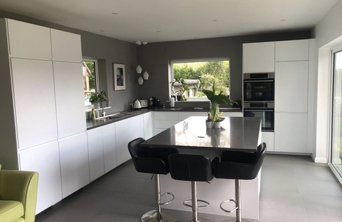 Hartfield House | Family Home in Winnie the Pooh Forest, with Stunning View & Heated Swimming Pool
