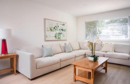 Simi Valley House | Family Home, Pool, Pong, Nintendo