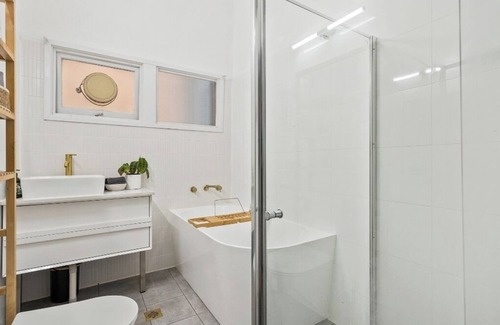 Kanahooka House | Family Home with Views - Kanahooka