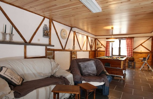 Mettet House | Family House with Large Garden & Games Room near Bambois Lake
