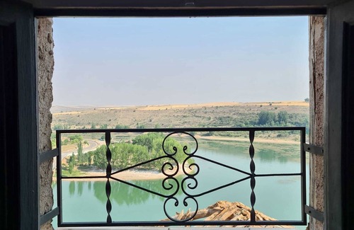 Maderuelo Cottage | Family house with views of the Linares reservoir