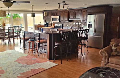 Florence House | Family & Pet Friendly 2500 sq ft home-Minutes from town on Wilson Lake, Alabama!