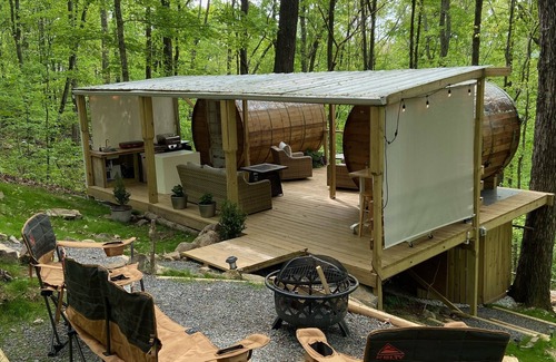 Wildwood Cabin | Family & Pet Friendly Treehouse Glam-Camp with Amazing Views!