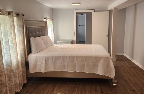 Montville Apartment | Family & pet friendly!