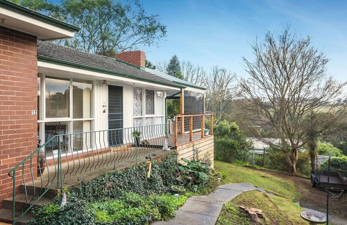 Emerald House | Family & Pet Friendly - walking distance to town