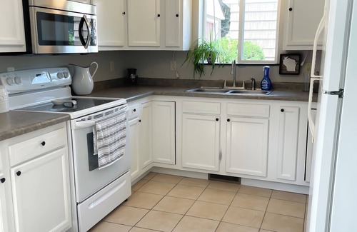 Ashland House | Family & Pet-Friendly, Walk to Lake, Fire Pit