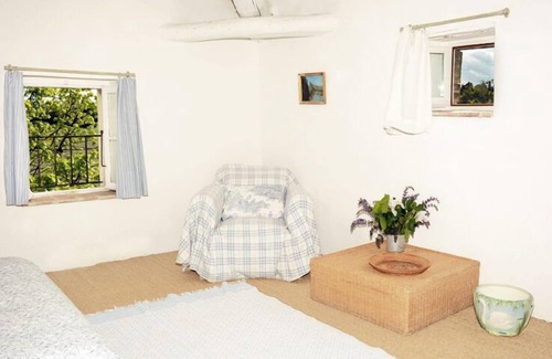 La Laupie Cottage | Family restored house, for restful, sportiv, cultural sunny holidays Provence