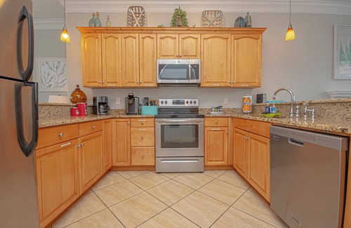 Bel Air House | Family retreat. 50yd to beach. Private Pool, 2 living, wet bar, walk to dining