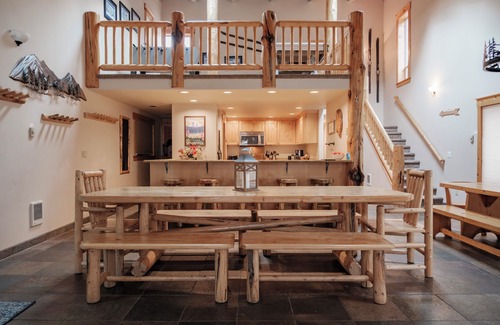 Sunriver House | Family Retreat with Hot Tub, A/C & Game Loft