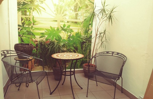 Hamburg City Center Apartment | Family room with full bathroom and WC