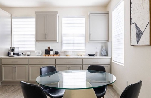 Newark House | Family-sized house with huge kitchen and patio