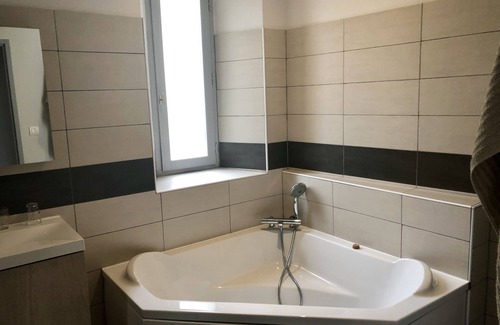Chateauneuf-les-Bains House | Family suite in bed and breakfast, Auvergne, Puy de Dôme