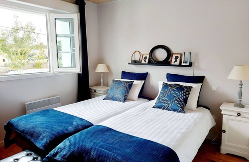 Fromentieres Bed & Breakfast | Family suite with 2 bedrooms, breakfast included, private lounge, near Laval and Château-Gontier