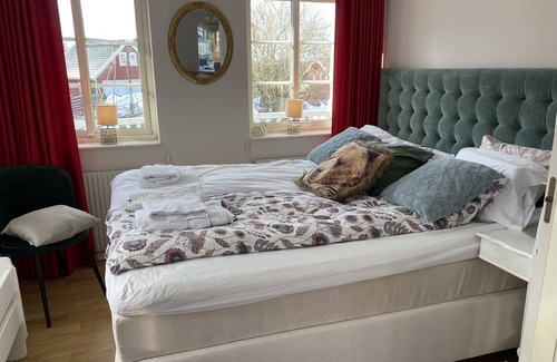 Sodertalje Municipality Bed & Breakfast | Family & Work Home w Garden in Kallfors Järna Sthlm by Golf, Lakes, Sea, Forest