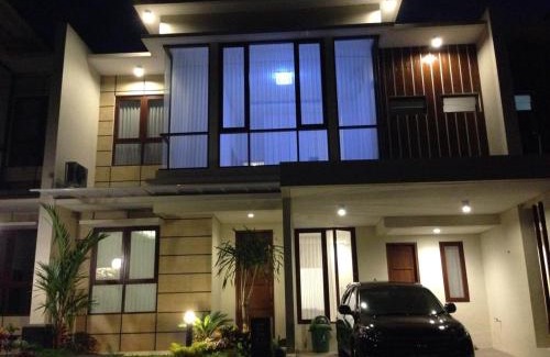 Baturetno House | Fams Homestay by FH Stay