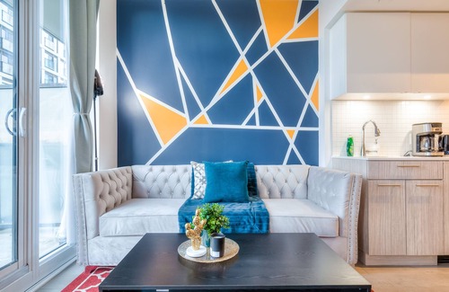 Garden District Apartment | Fancy 2BR Suite in Jarvis