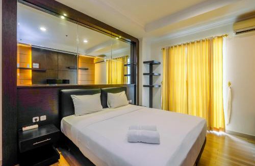 Permata Hijau Apartment | Fancy and Classic Studio Room at Bellezza Apartment By Travelio