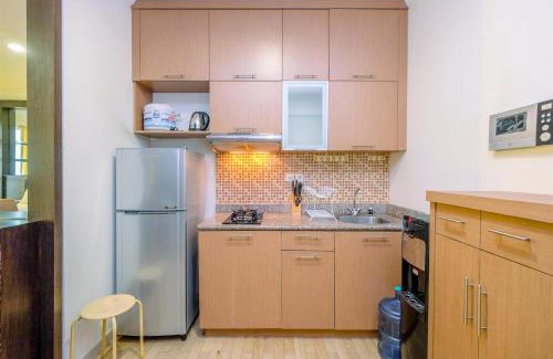 Permata Hijau Apartment | Fancy and Classic Studio Room at Bellezza Apartment By Travelio