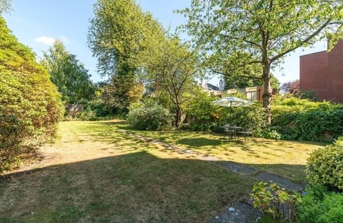 South Hampstead Condo | Fantastic 3 Bedroom Flat West Hampstead