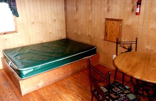 West Yellowstone House | Fantastic Cabin with Fire Pit Close to West Yellowstone, Montana