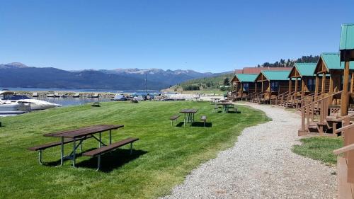 West Yellowstone House | Fantastic Cabin with Fire Pit Close to West Yellowstone, Montana