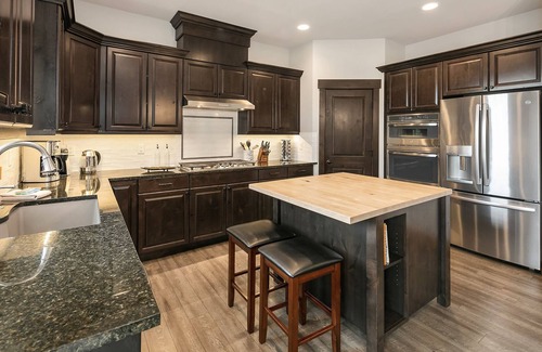 Cle Elum House | Fantastic location on the driving range! Four Masters*Hot Tub*Walk to the Spa