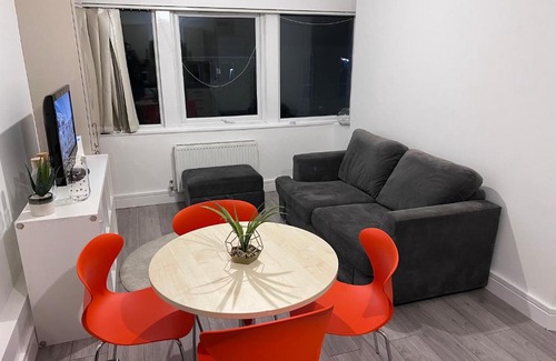 Stanwell Apartment | Fantastic one bedroom