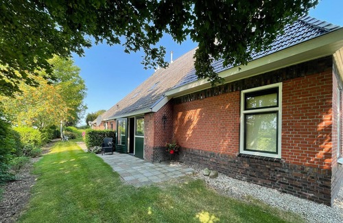 Suwald House | Fantastically located vacation home in Friesland.