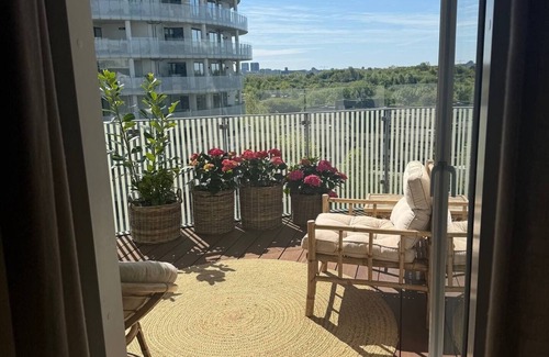 Amager Apartment | Fantastisk lejlighed med 45 m2 balkon