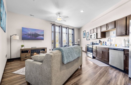 Dyersville Condo | Fantasy Field Condo #217