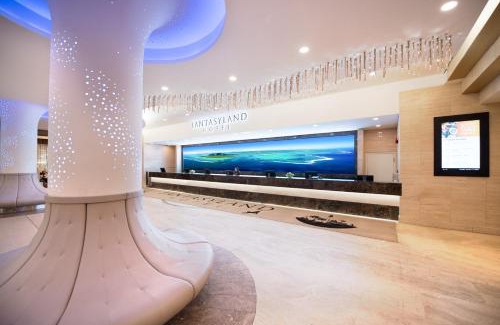 West Edmonton Hotel | Fantasyland Hotel