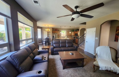 Northeast Heights House | Far North East Heights Contemporary New Home