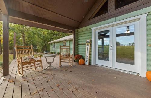 LaFayette House | Farm Experience in a Beautiful Log Cabin