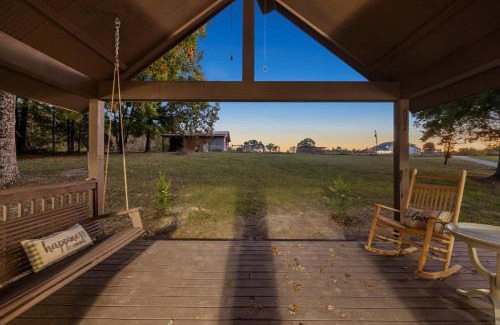 LaFayette House | Farm Experience in a Beautiful Log Cabin