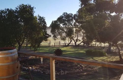 Cromer House | Farm stay with alpacas at your doorstep