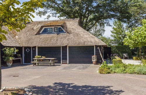 Balkbrug House | Farmhouse in Balkbrug with Sauna